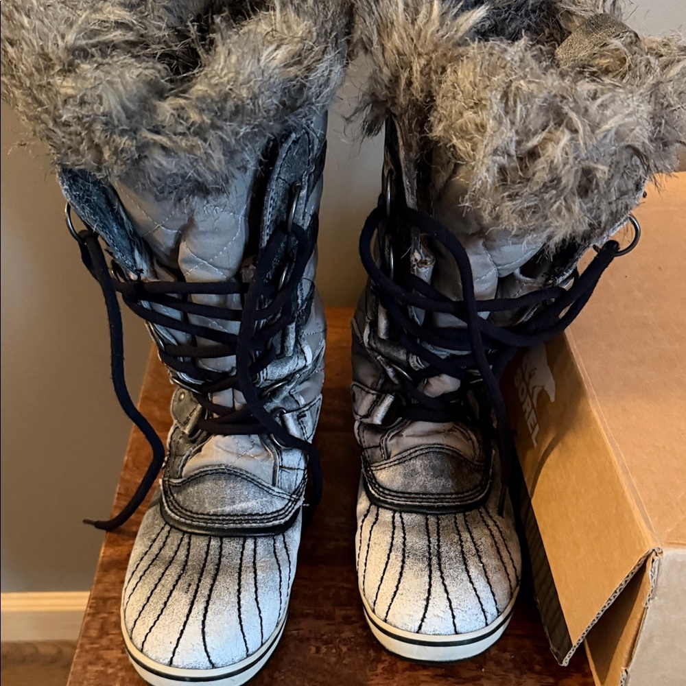 Sorel Black and Gray Winter Boots